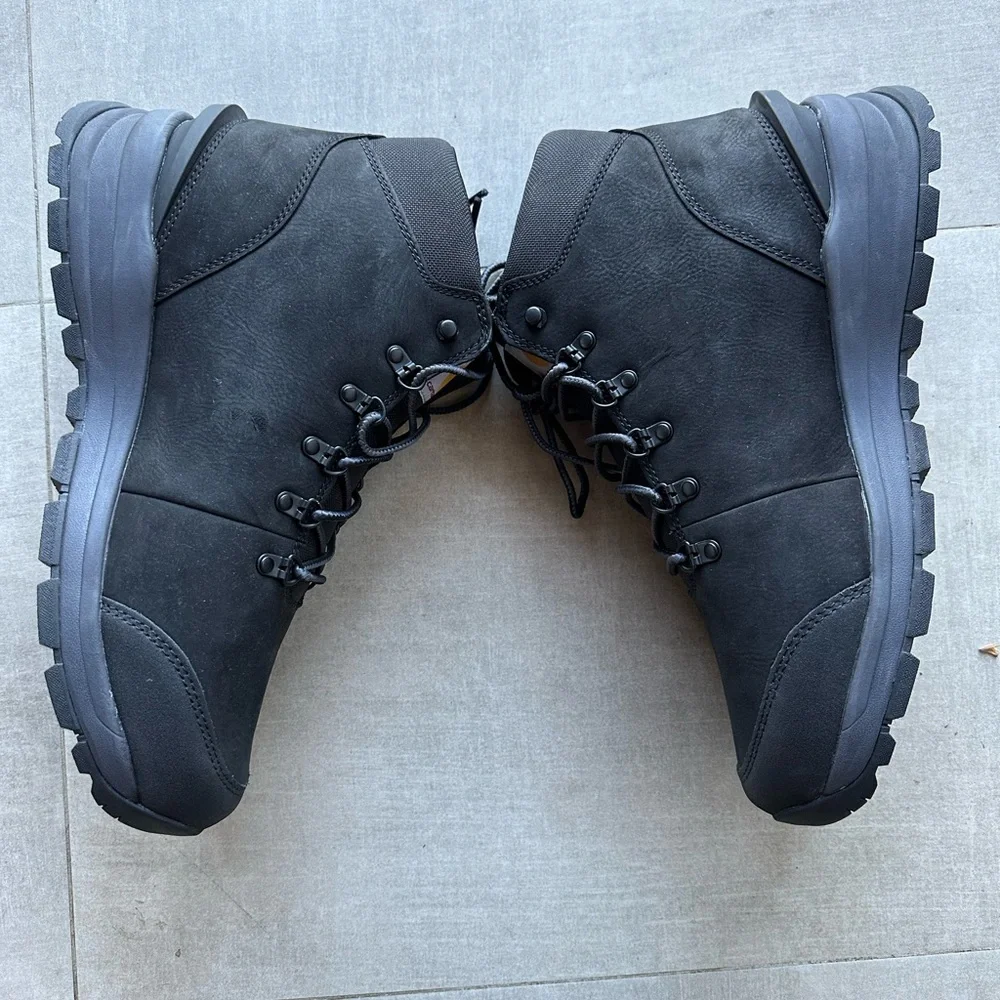 NEW Carhartt Black Waterproof Hiker Boots